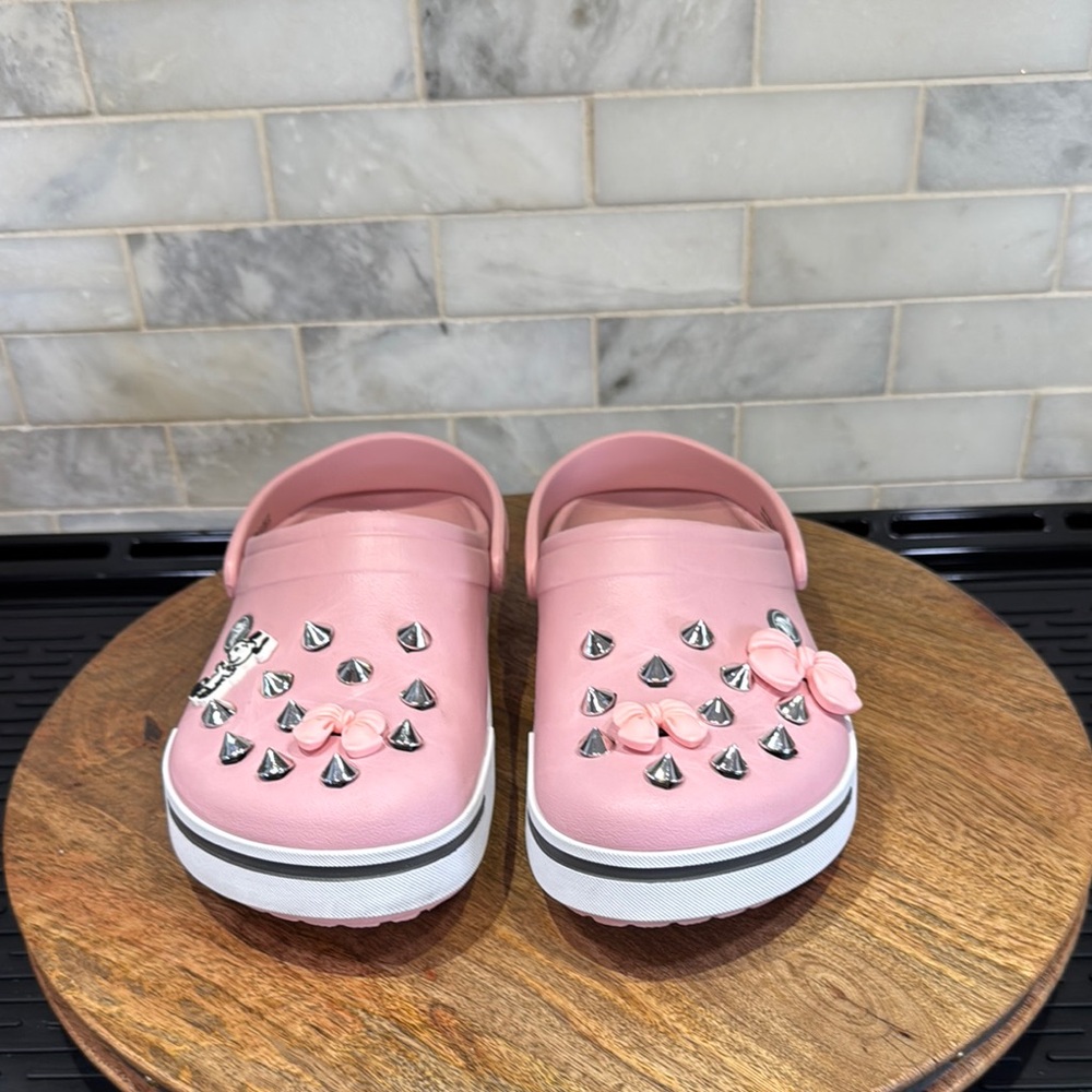 CROCS Pink Slip-On Clog Mules with Studs, Bows and Snoopy Charms - Picture 4 of 7